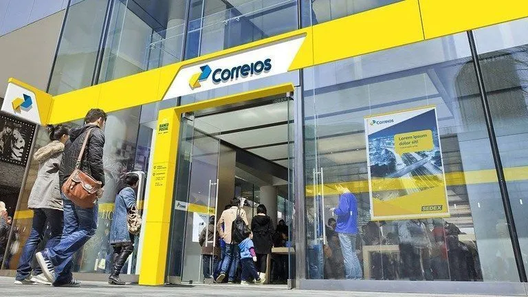 Funcionários dos Correios entram em greve por tempo indeterminado